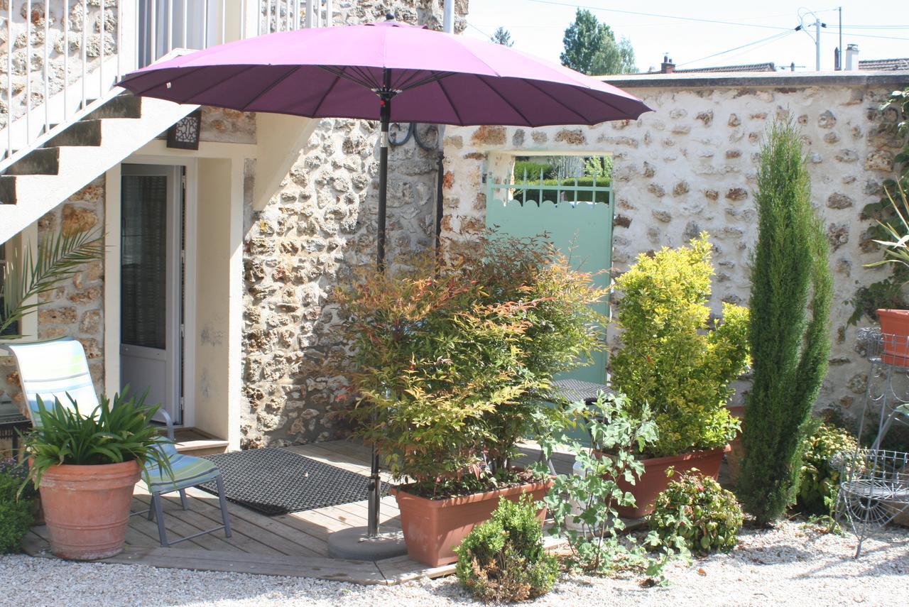Gites Le Petit Nailly Magny-les-Hameaux Luaran gambar